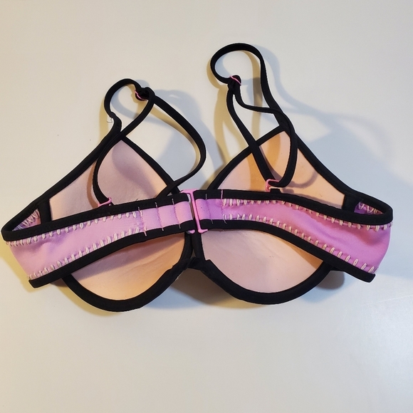 Victoria's Secret Crochet Bikini top size XS - Picture 4 of 8